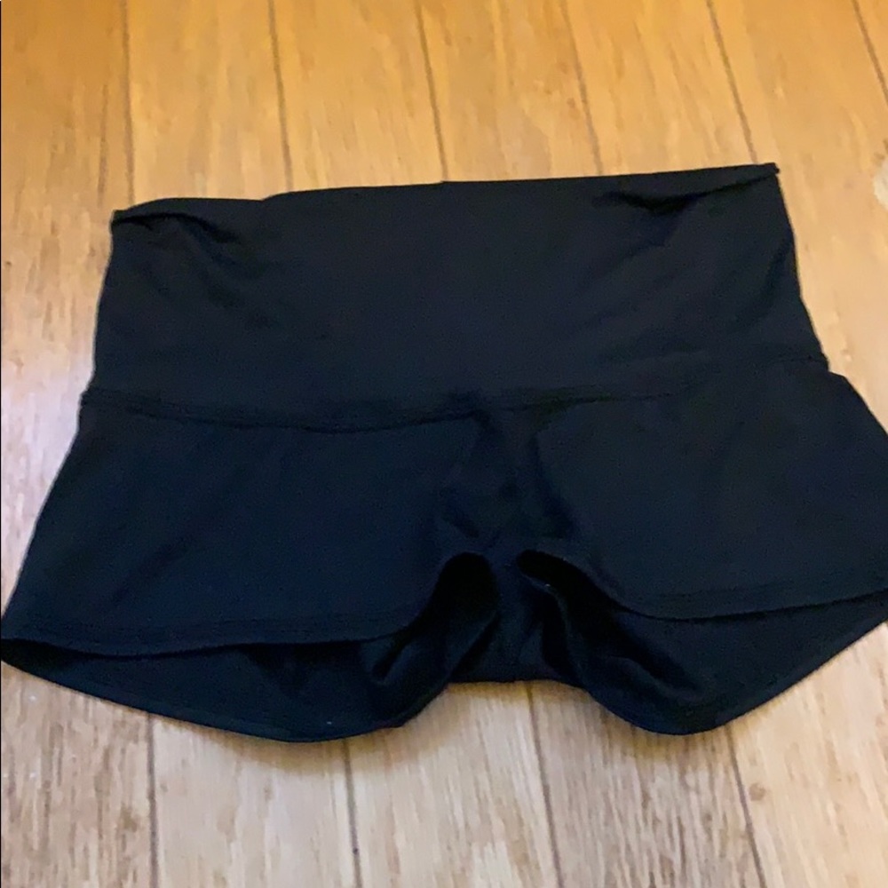 Teeki shorts